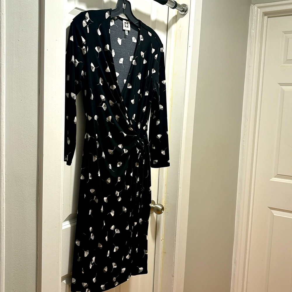 ANNE KLEIN  SIZE 6